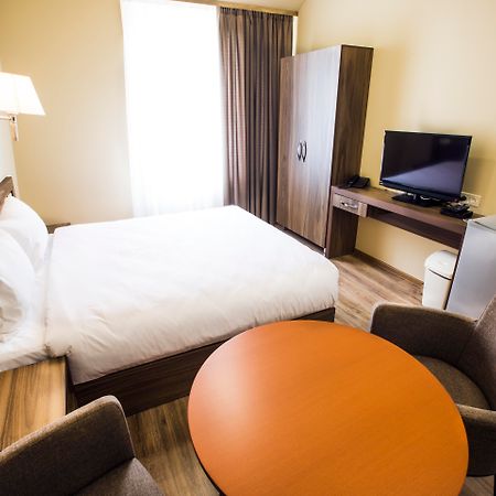 Yerevan Deluxe Hotel Екстериор снимка