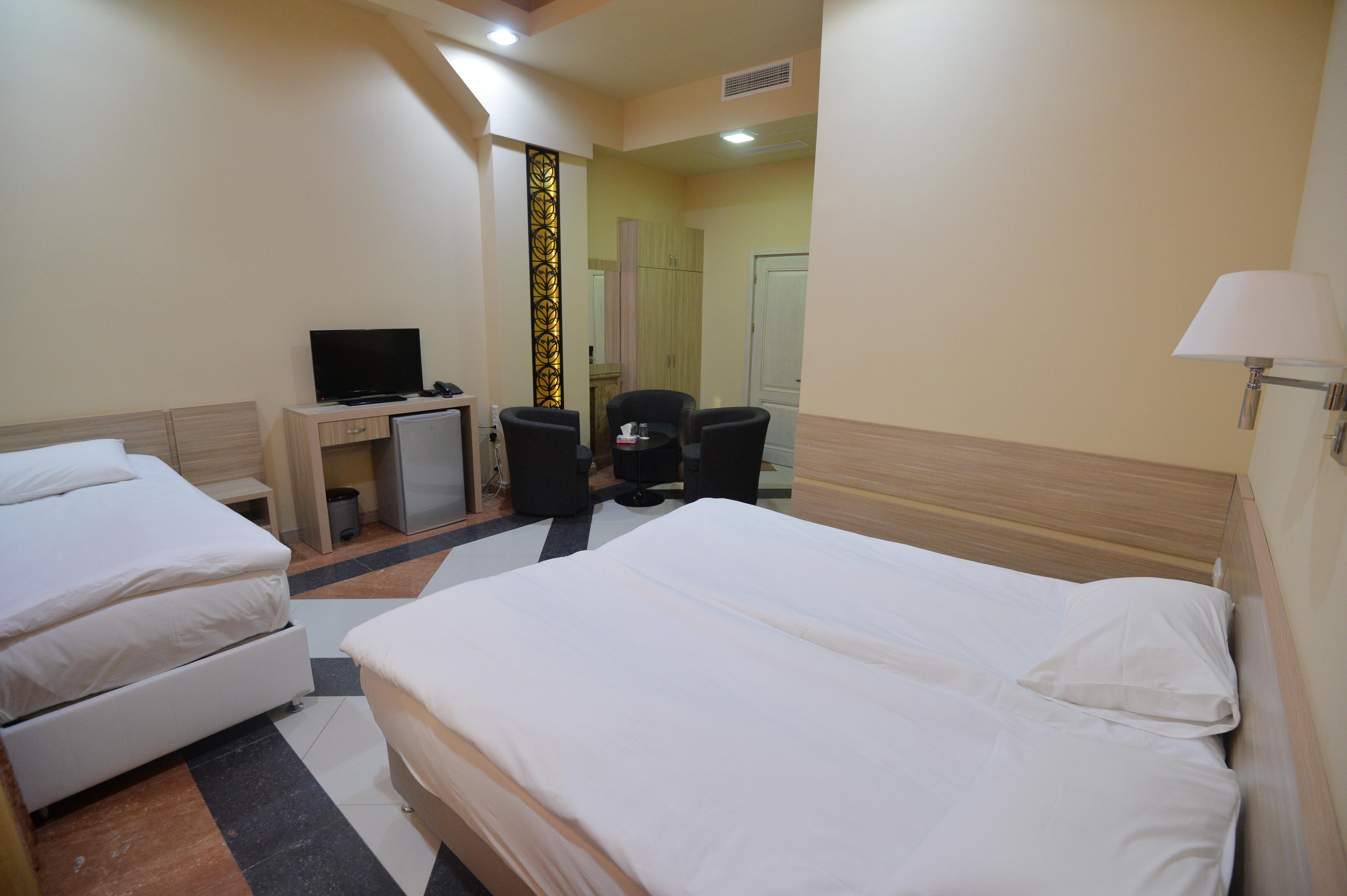 Yerevan Deluxe Hotel Екстериор снимка