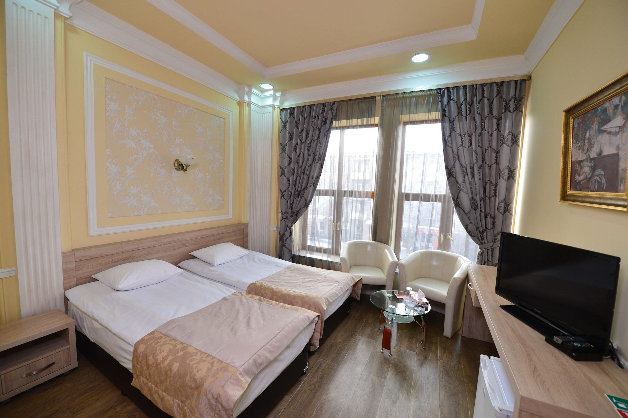 Yerevan Deluxe Hotel Екстериор снимка
