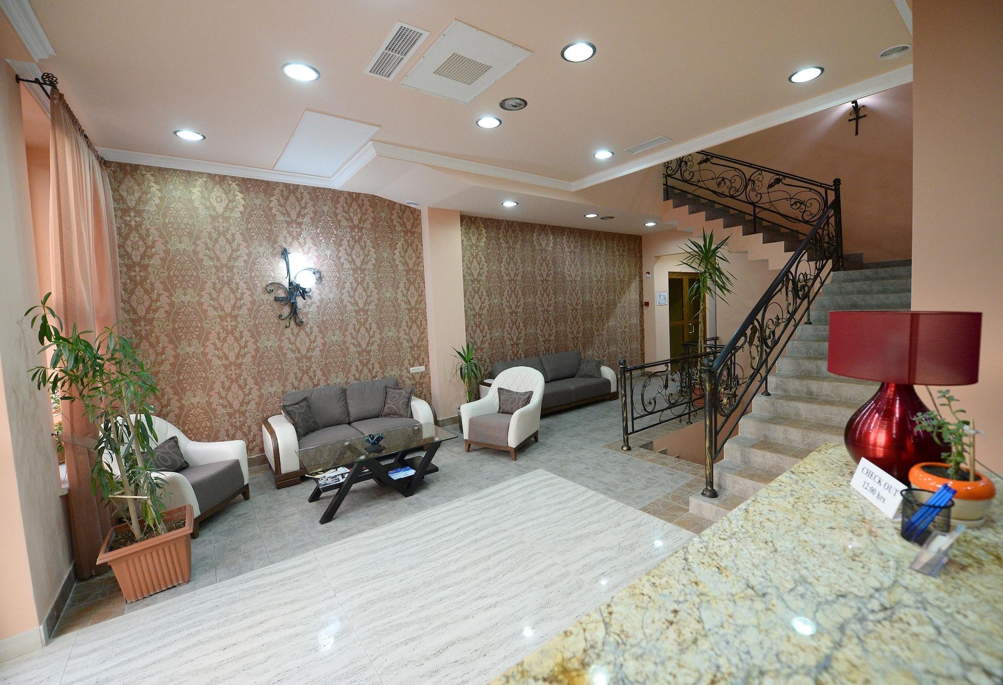 Yerevan Deluxe Hotel Екстериор снимка