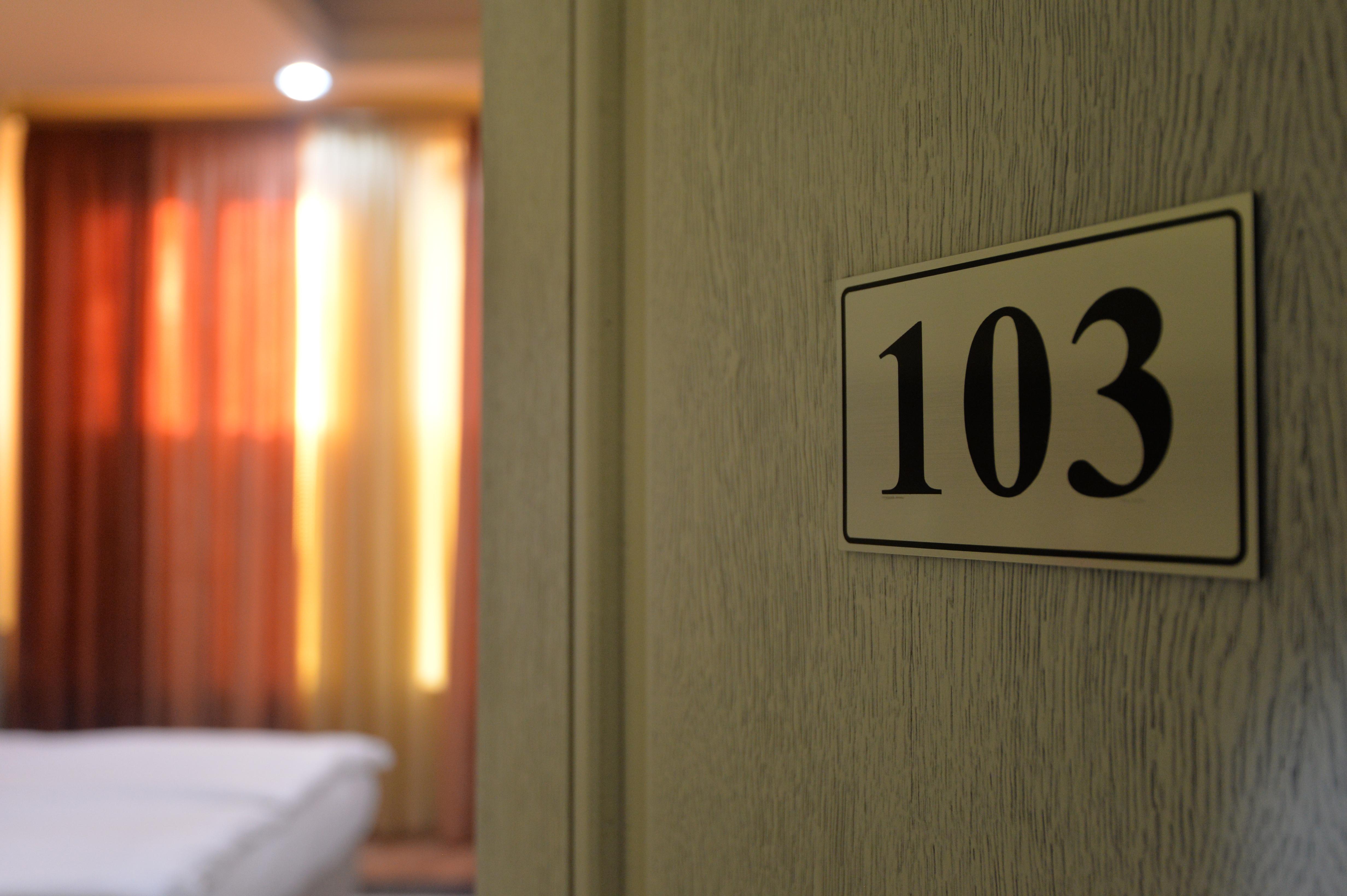 Yerevan Deluxe Hotel Екстериор снимка