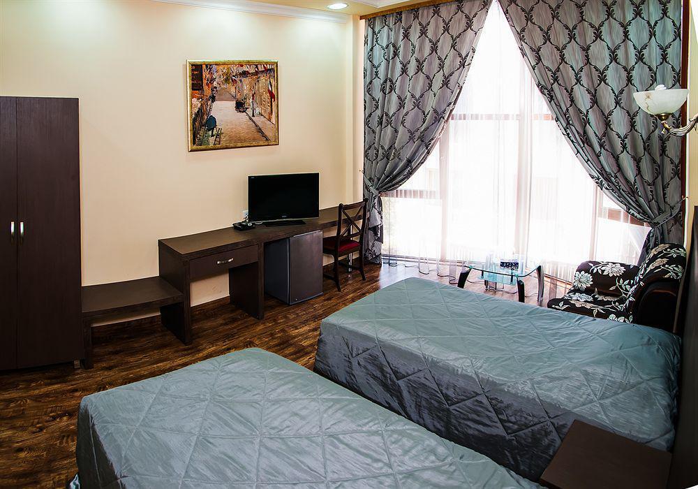 Yerevan Deluxe Hotel Екстериор снимка